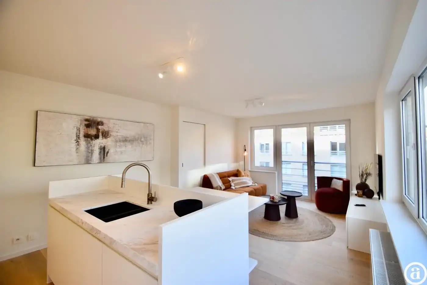 Instapklaar hoekappartement op enkele stappen van het centrum foto 9