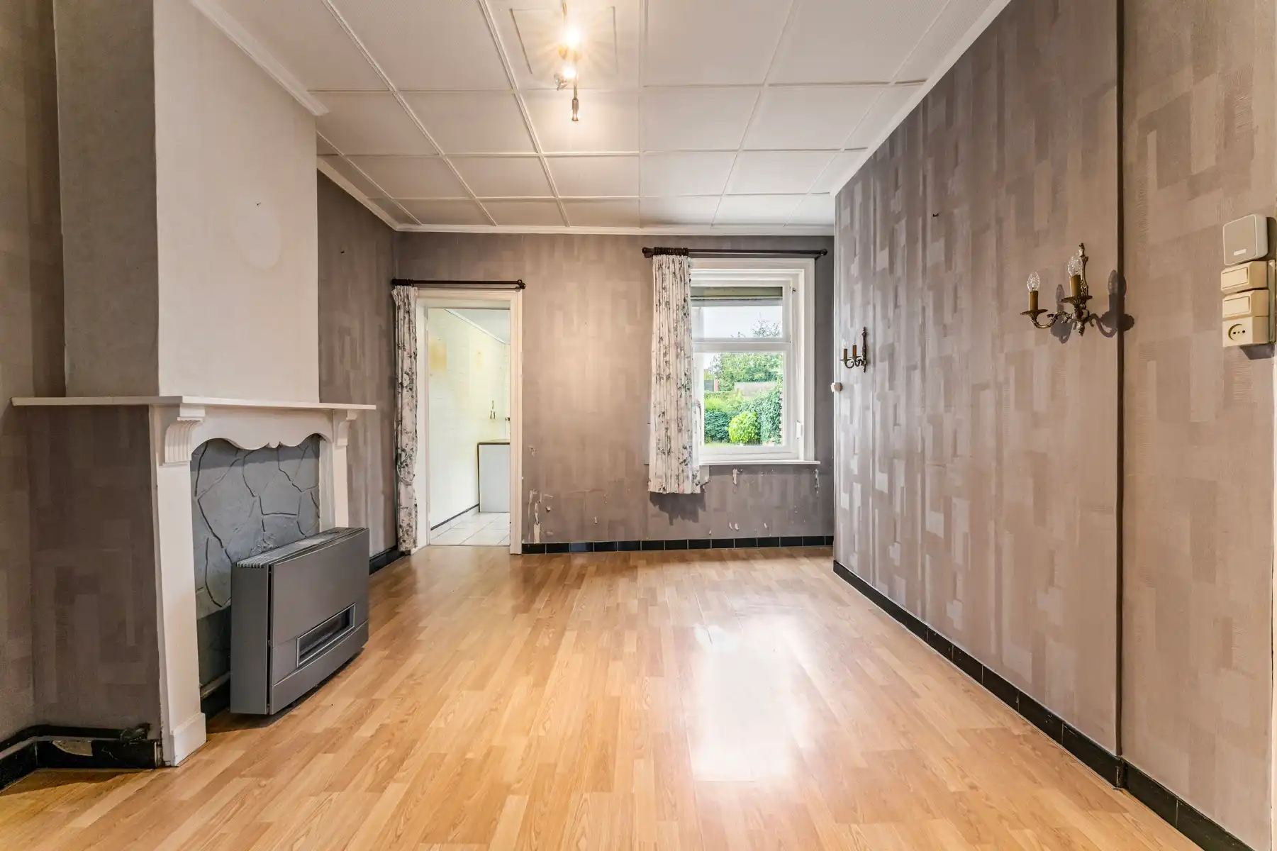 Centraal gelegen te renoveren woning met tuin foto 6