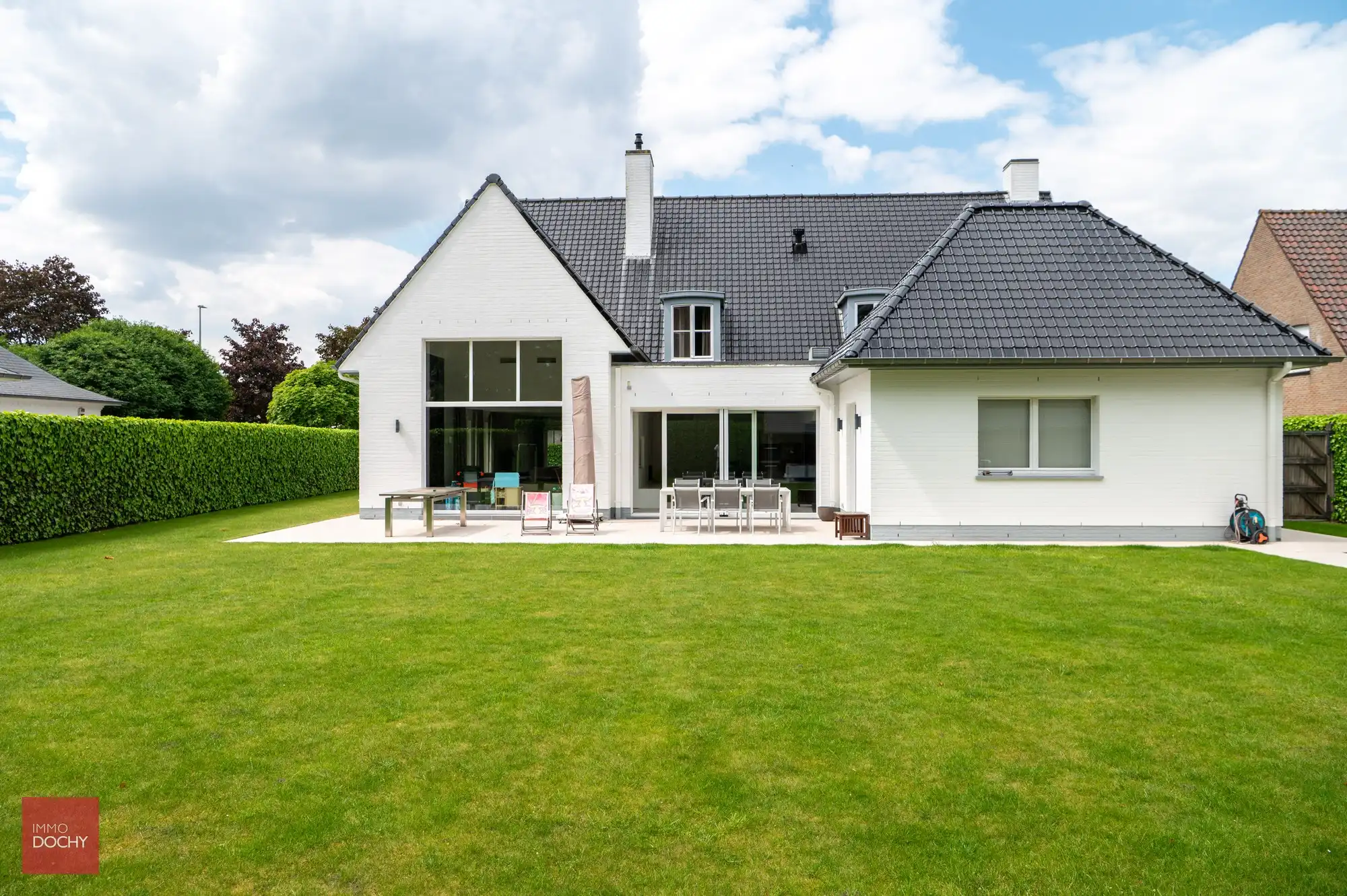 Centraal gelegen recente LUXE - VILLA met praktijkruimte in groene omgeving | Hernieuwenstraat foto {{pictureIndex}}