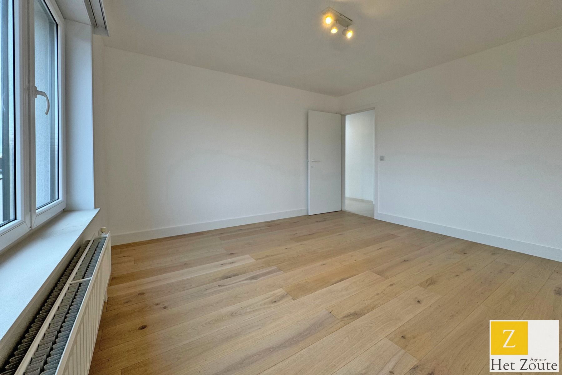 Vernieuwd hoekappartement in residentiële buurt te Knokke foto 7