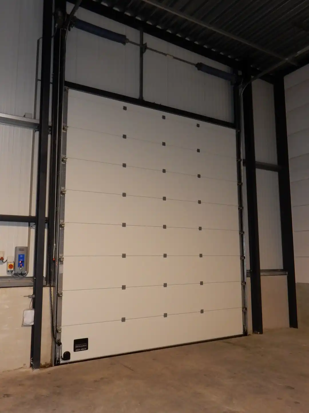 Loods te huur op uitstekende ligging. foto 4