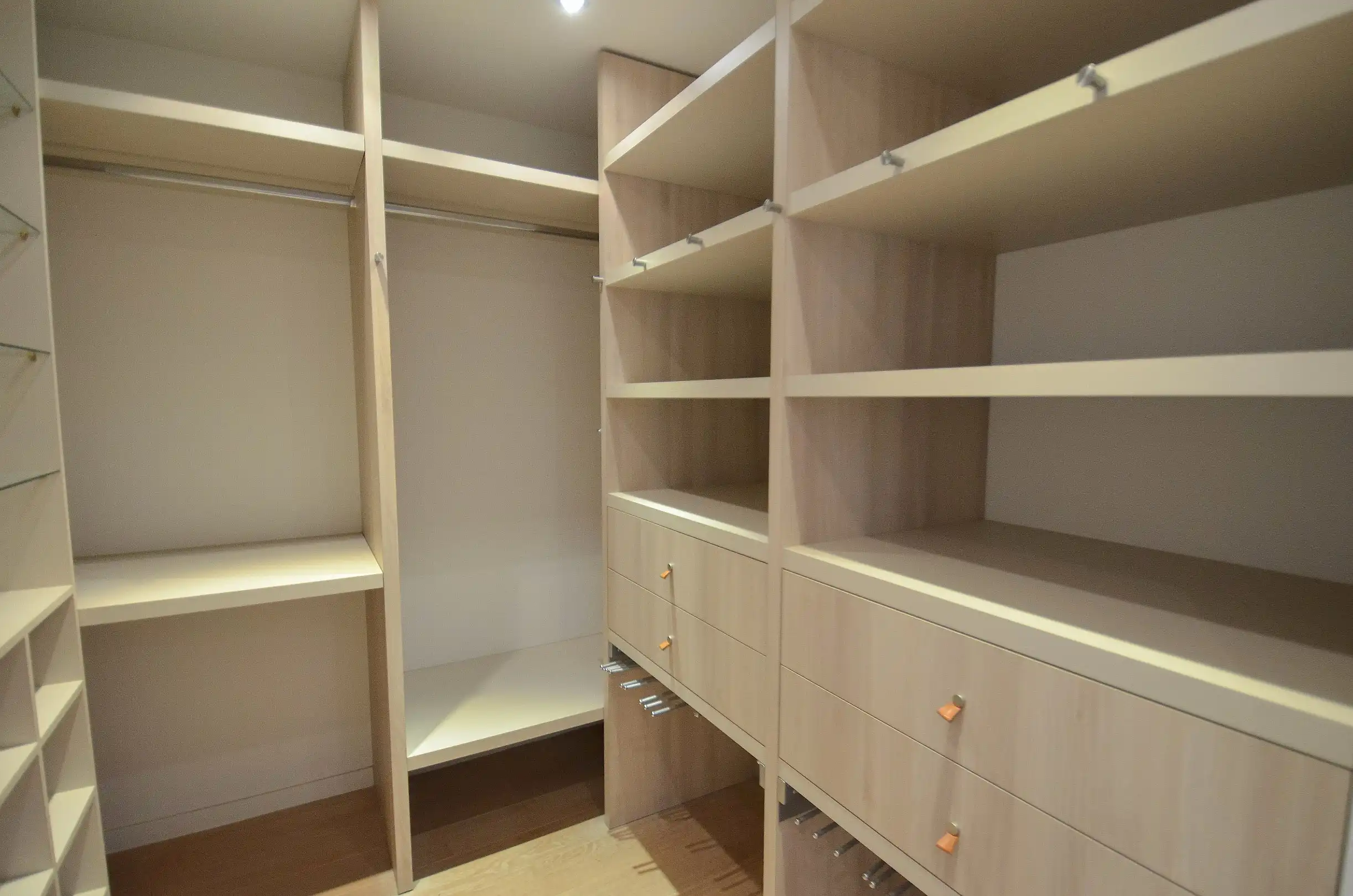 Topaanbieding – Uitzonderlijk ruim appartement in stijlvolle residentie. foto 23