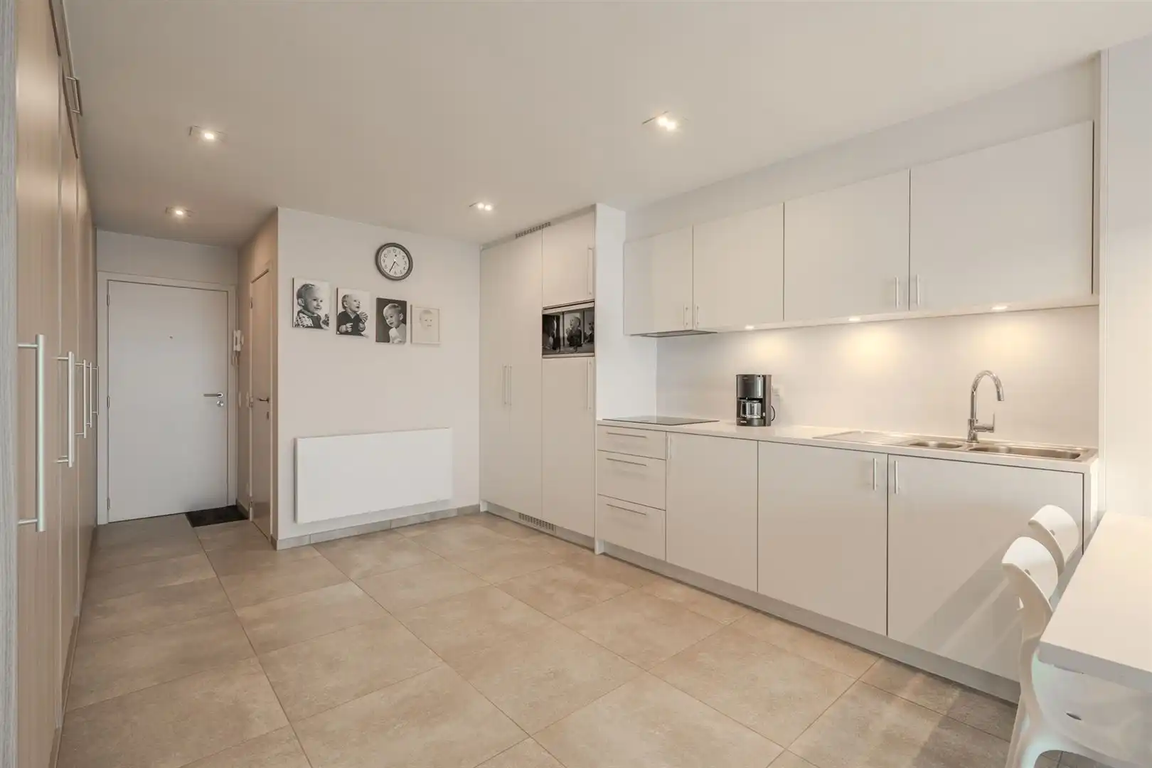 Moderne instapklare studio foto 7