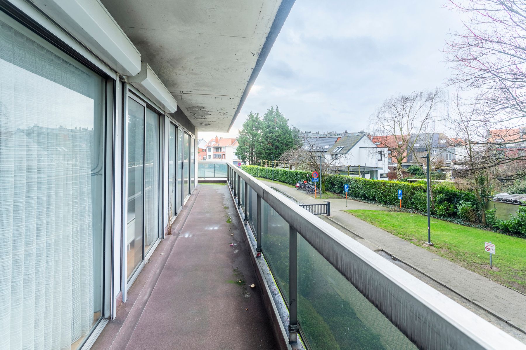 Lichtrijk appartement in het groen met renovatiepotentieel foto 9