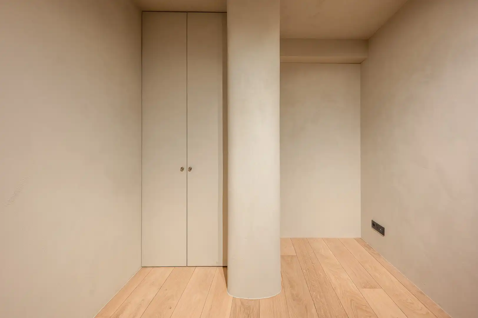 Gerenoveerd appartement met 3 slaapkamers, gelegen nabij de Zeedijk en het Driehoeksplein. foto 22