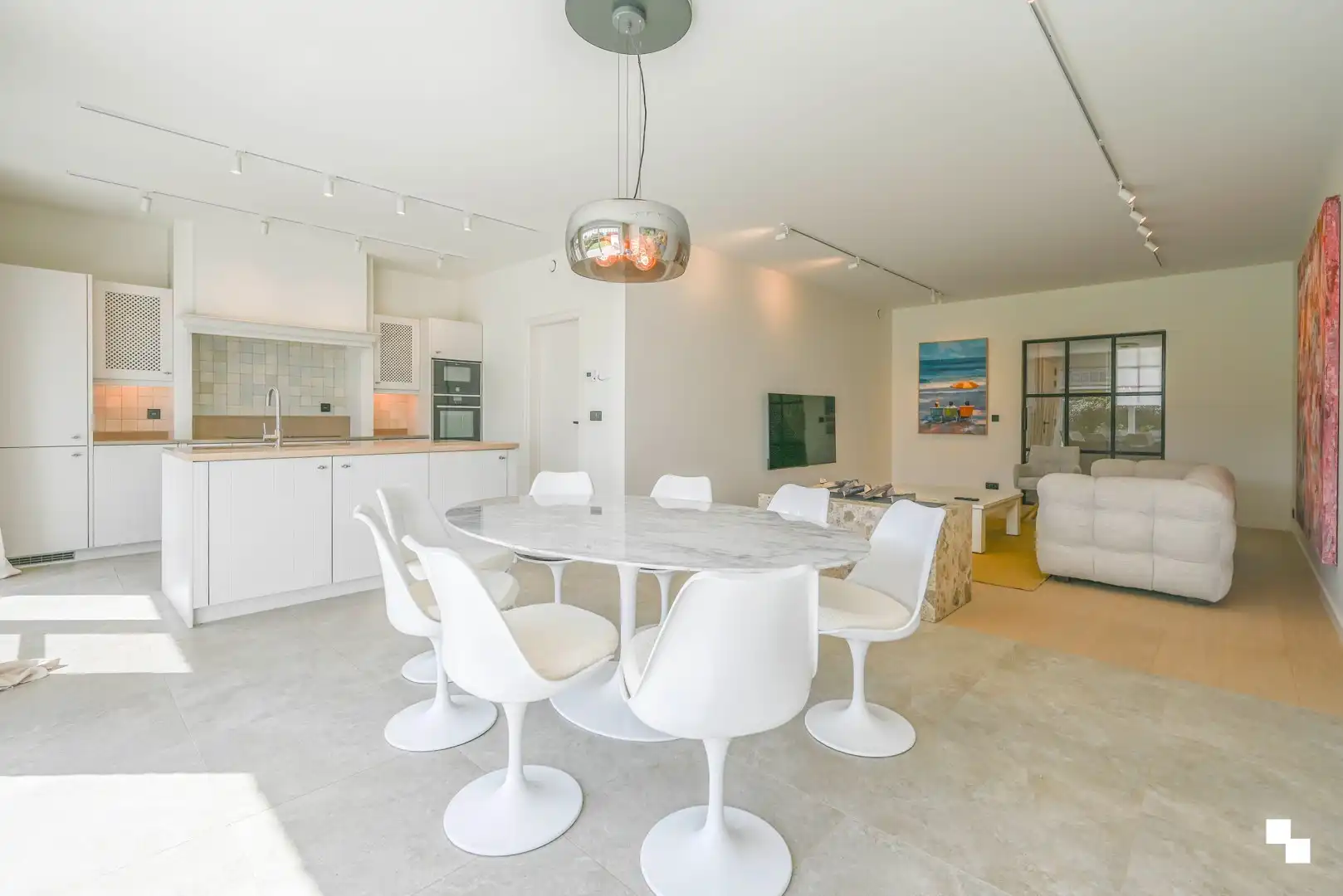 Gemeubelde high-end woning in rustige buurt in Waregem foto 9