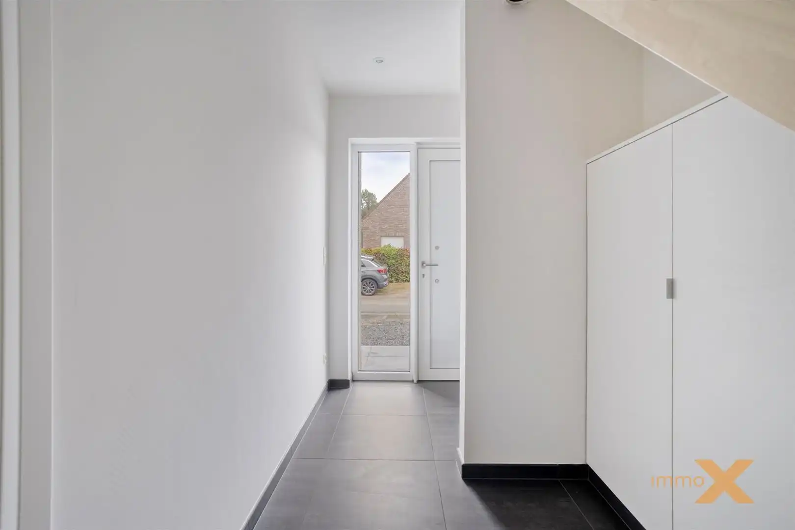 RECENTE INSTAPKLARE LICHTRIJKE RUIME WONING foto 11