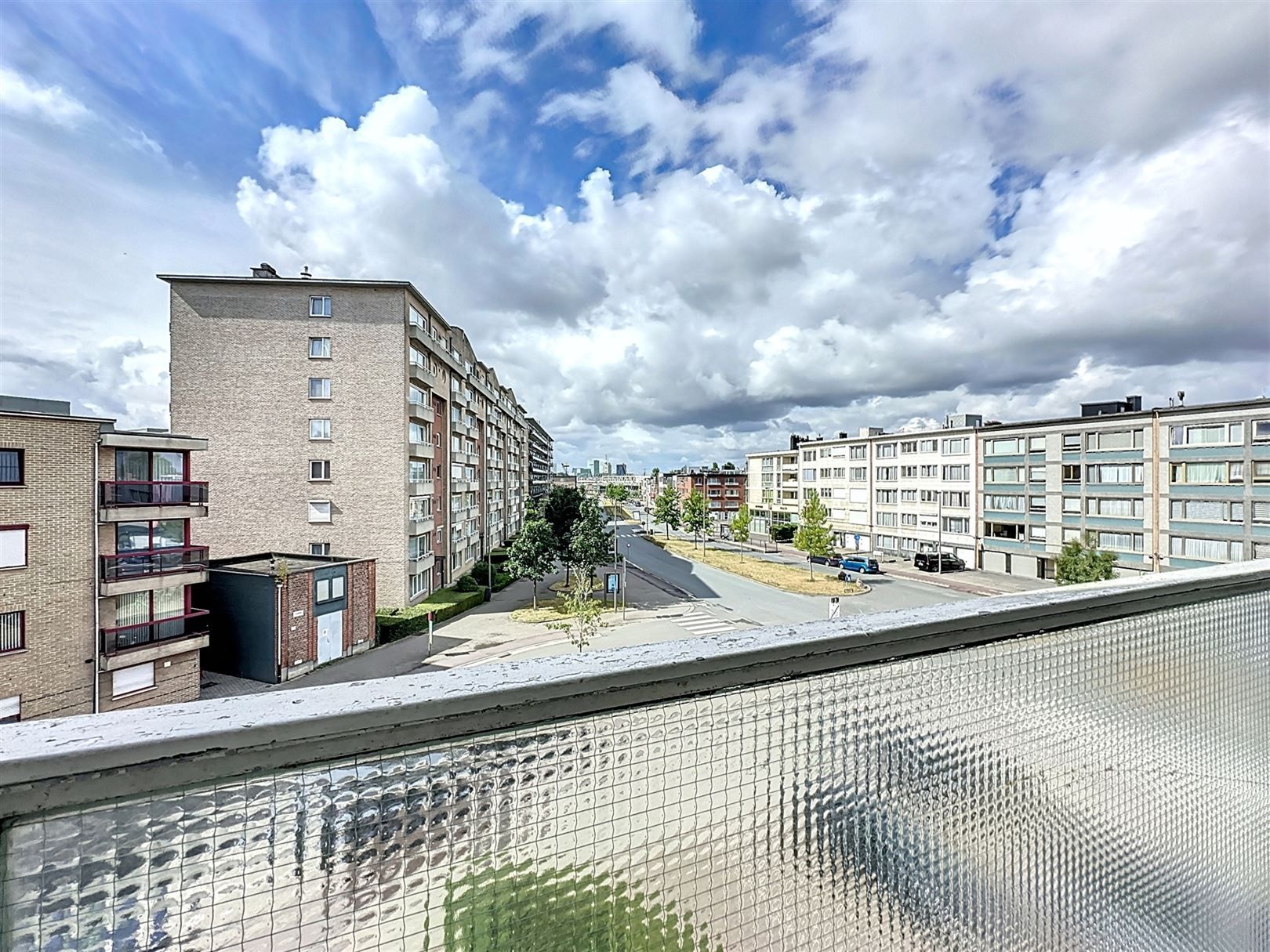 Appartement gelegen te Merksem  foto {{pictureIndex}}