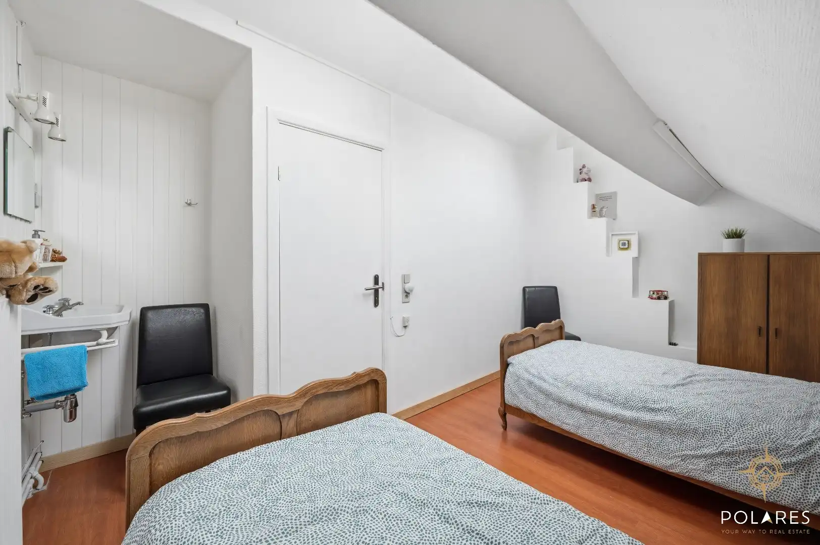 Ruime woning met 4 slaapkamers op toplocatie foto 20