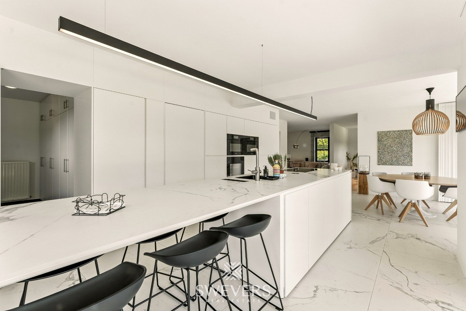 Ruime luxueuze villa met zwembad op prachtig perceel in residentiële wijk Kayenberg foto 13