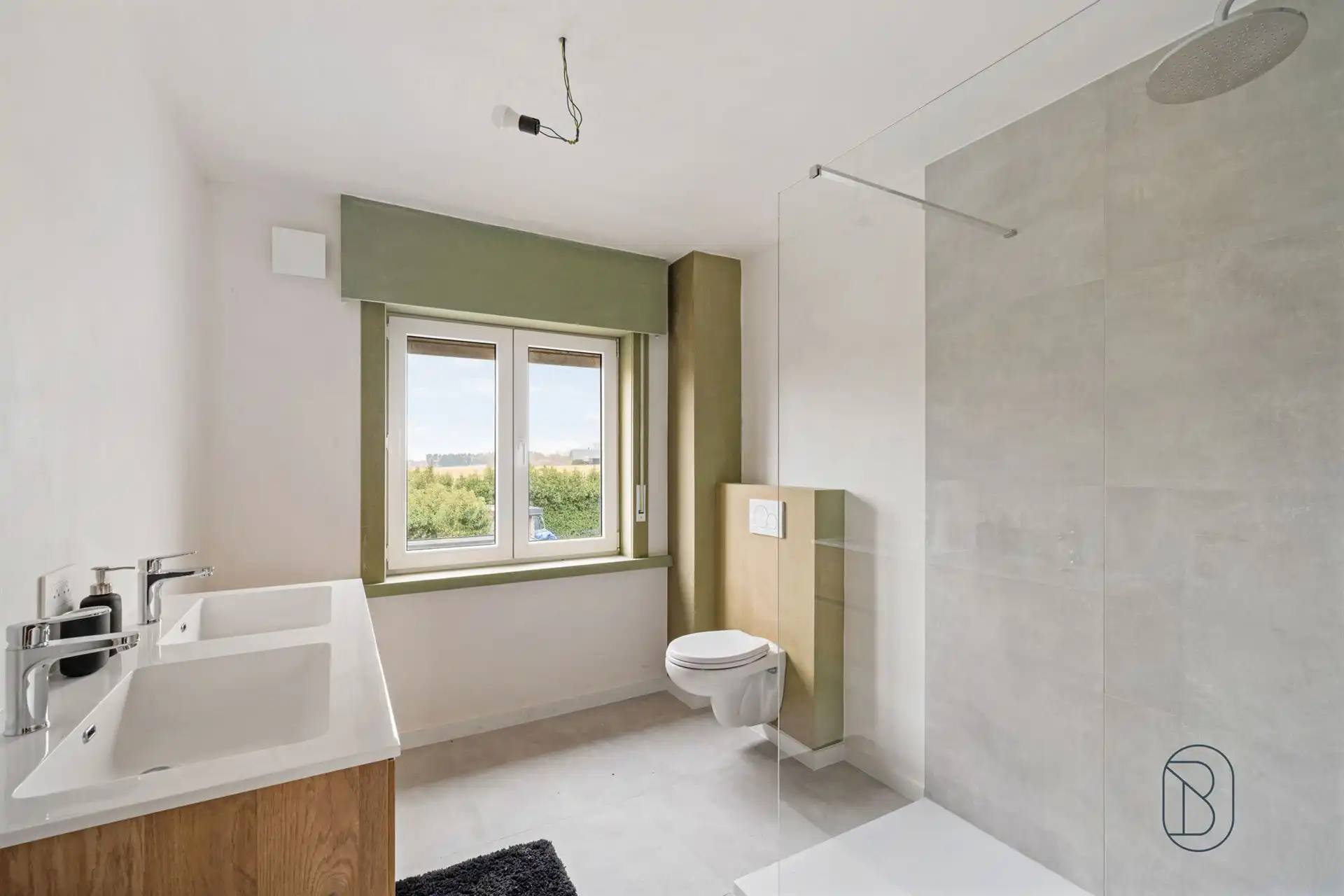 Instapklare woning met tuin en open zicht foto 13