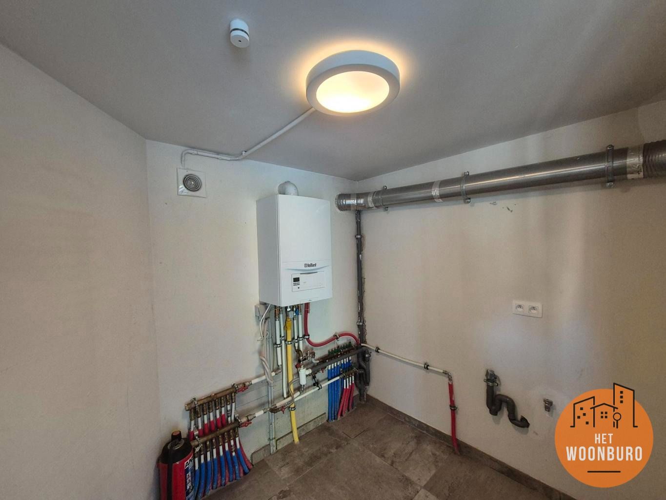 Ruim, lichtrijk appartement 1e verd. met 2 slaapkamers foto 10