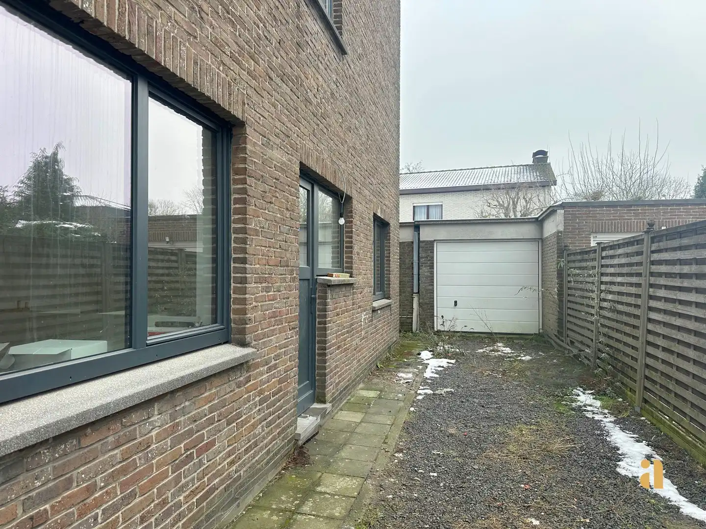 Energiezuinig net gerenoveerd appartement met tuin foto 11