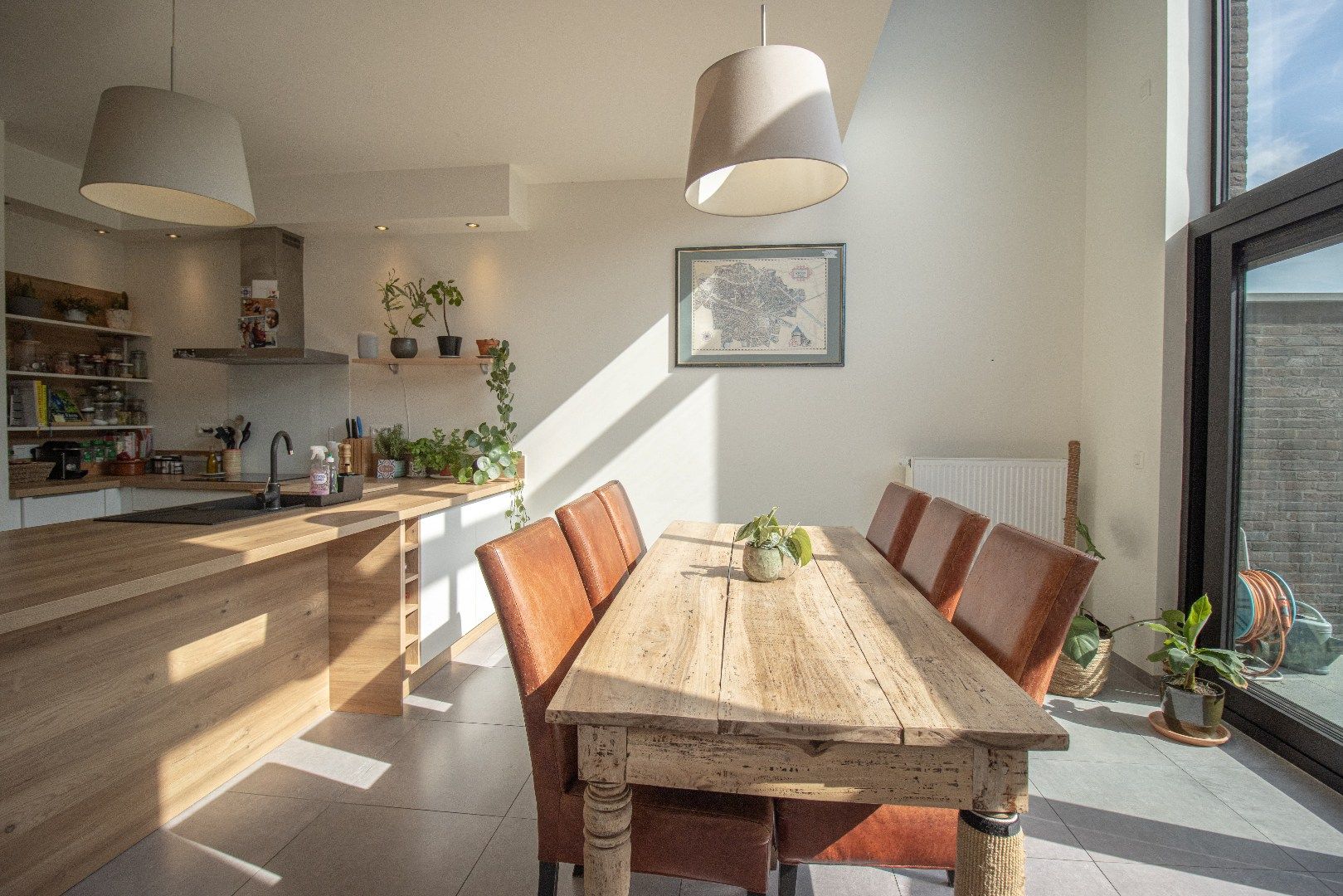 Rijwoning met 3 slaapkamers en tuin in Kortrijk foto 3