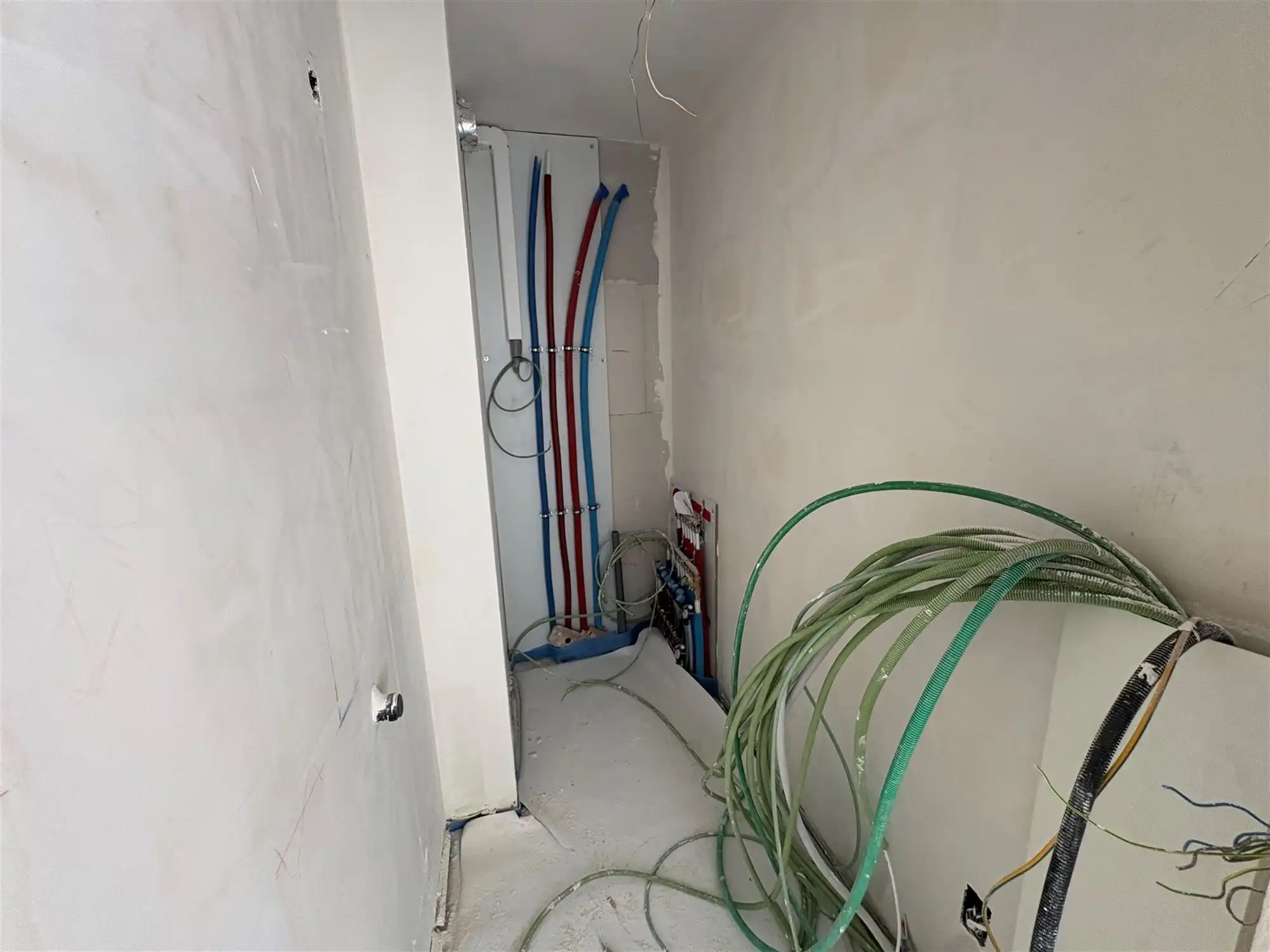 Gelijkvloersappartement met 3 slaapkamers en tuin. foto 16