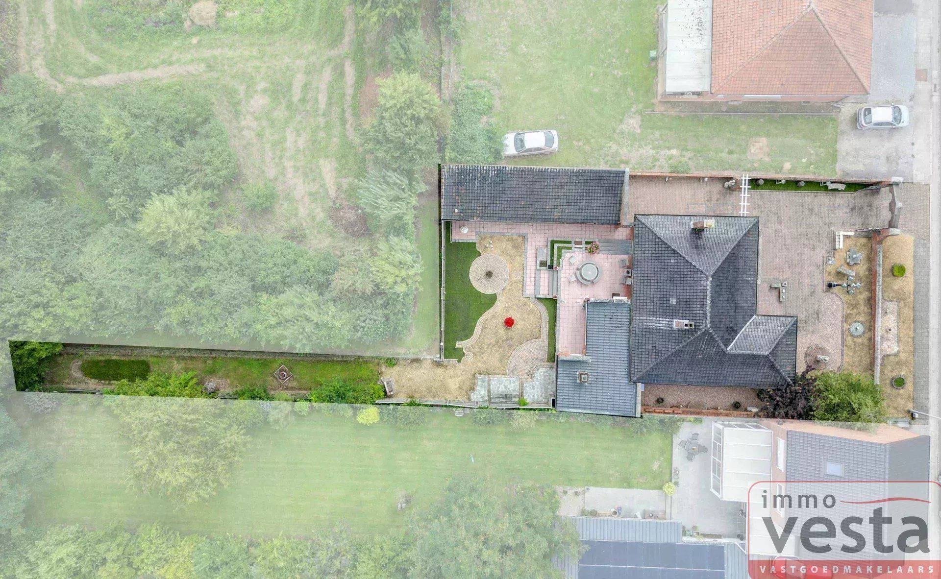 Ruime bungalow vlakbij de natuur foto 3