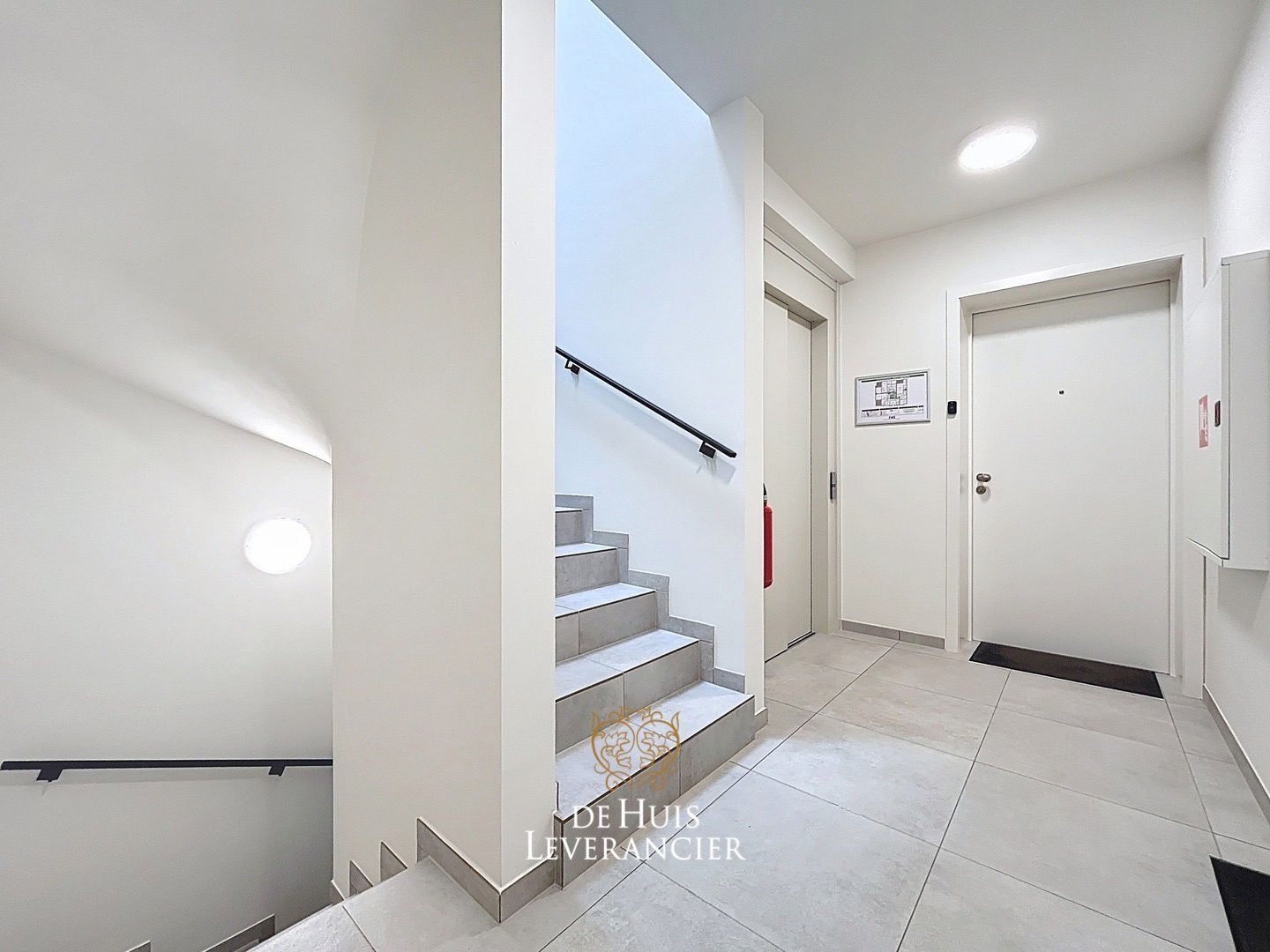 Discrete luxe & tijdloze elegantie : subliem nieuwbouwappartement met terras en gemeenschappelijk tuin te koop in Boechout foto 30