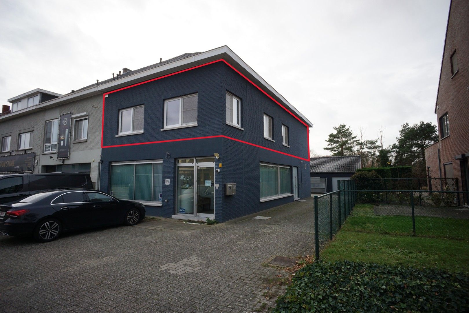 Gerenoveerd appartement met 3 slaapkamers foto {{pictureIndex}}