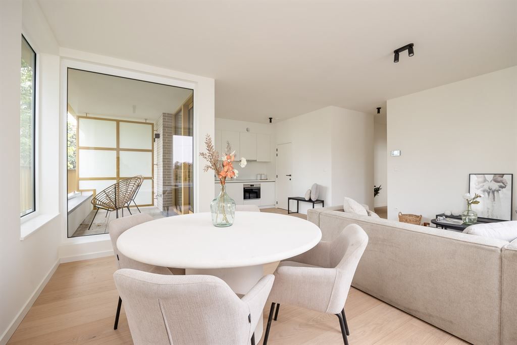 lichtrijk nieuwbouwappartement met terras foto 3
