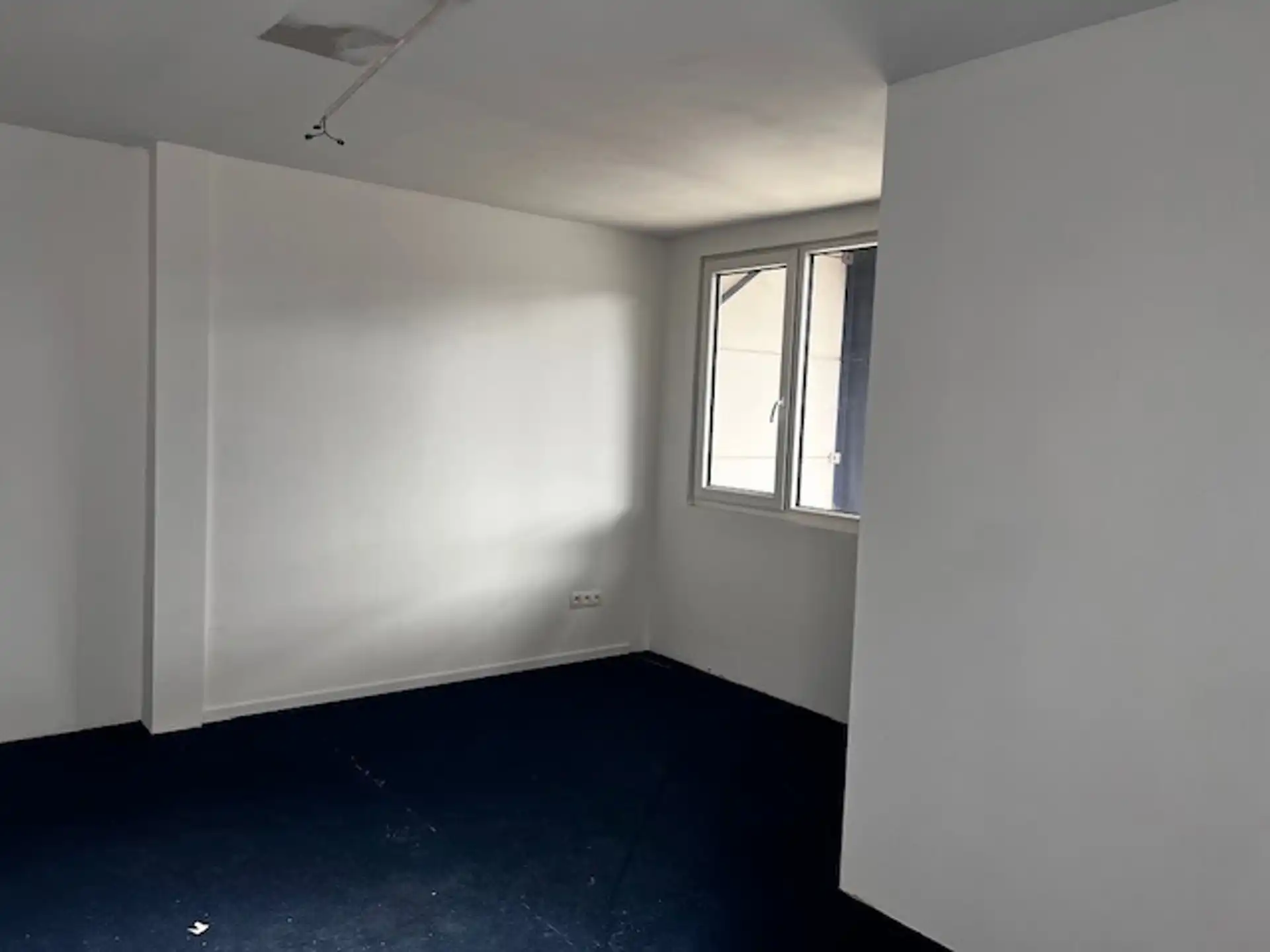 Te Huur Strategisch Gelegen Magazijn met Kantoorruimte te Ranst foto 7