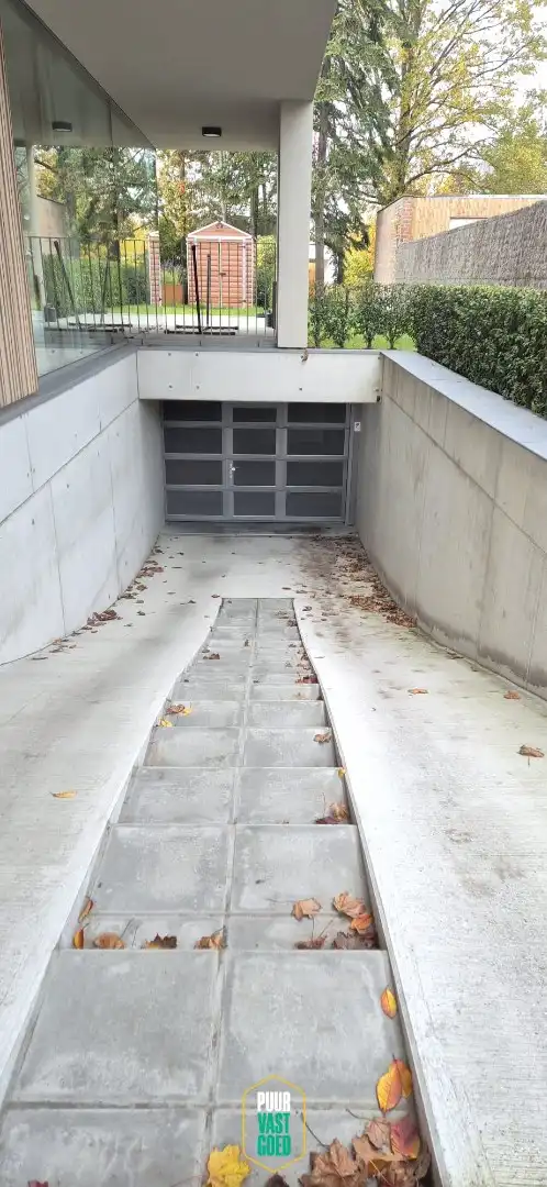 Garageboxen in een recente residentie te Sint-Andries foto 3