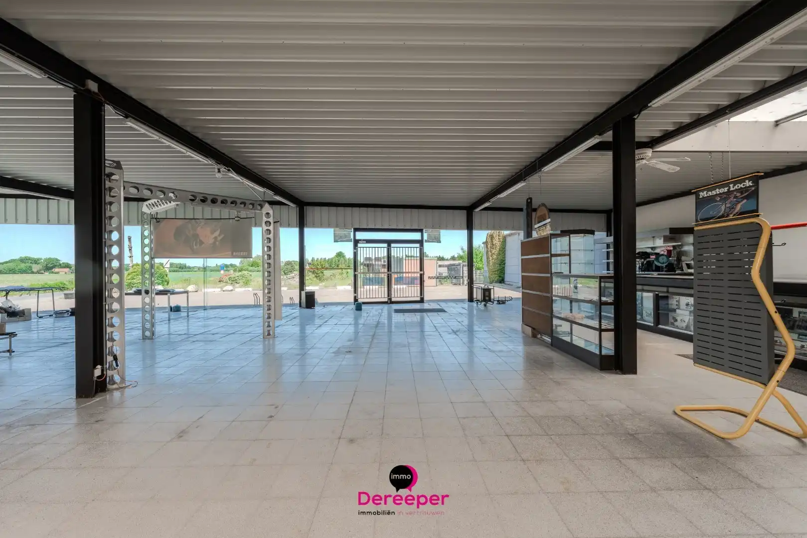 Karaktervolle woning met ruime bijgebouwen, showroom en atelier op een perceel van 2.084 m² foto 21