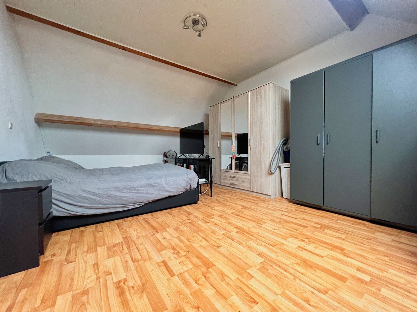 Lichtrijke gezinswoning met 3 slpks nabij centrum! foto 11