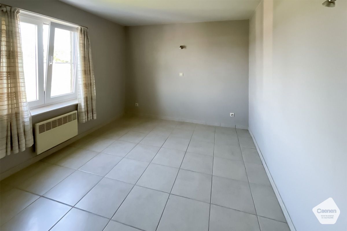 ZONNIG APPARTEMENT IN HET HARTJE VAN WAARDAMME met 2 slaapkamers. foto 6