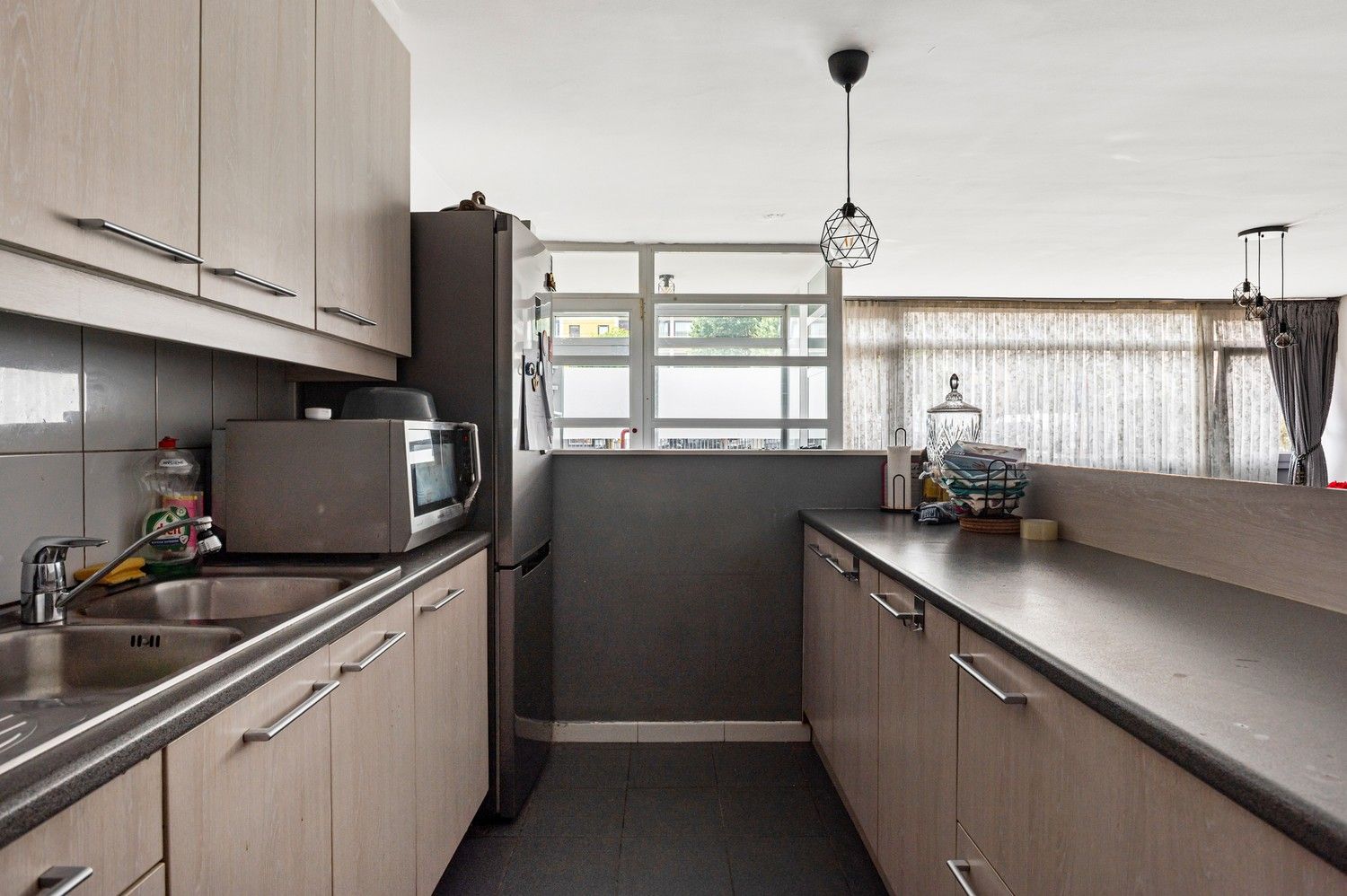 Ruim gelijkvloers appartement met 3 slaapkamers en terras in Deurne! foto 7