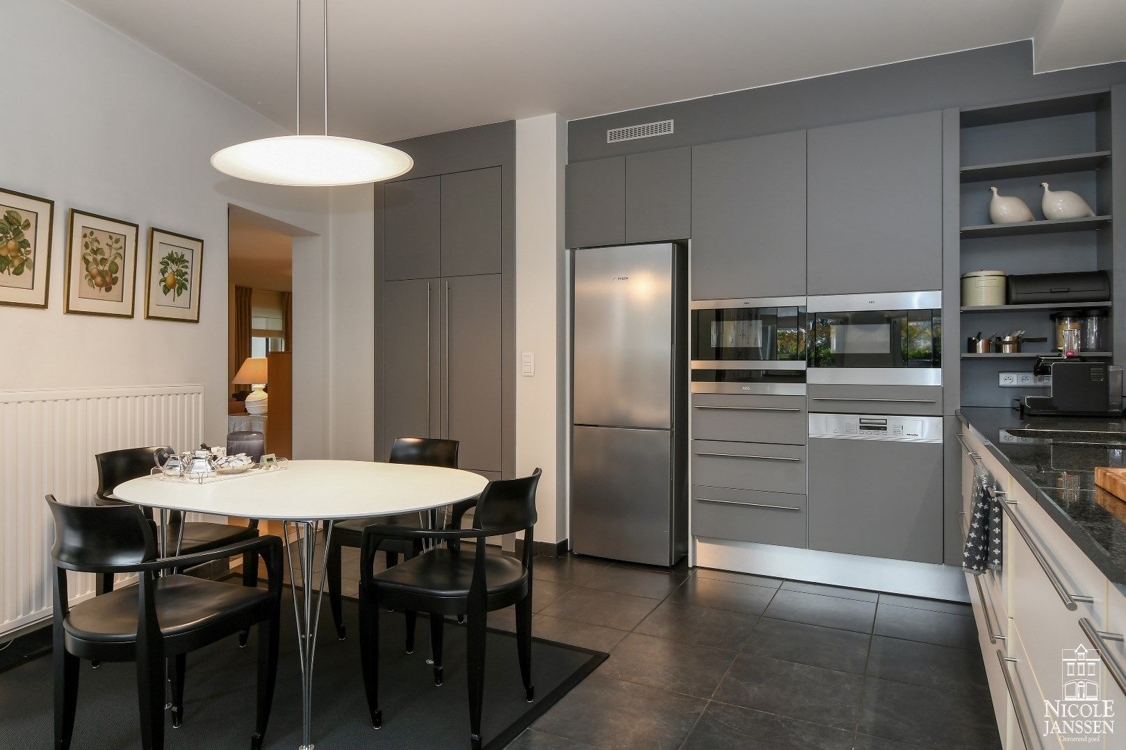 Gelijkvloers luxe-appartement met 3 ruime terrassen en garagebox foto 12