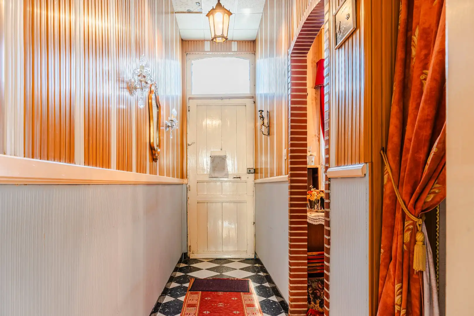 Te renoveren woning met tuin foto 4