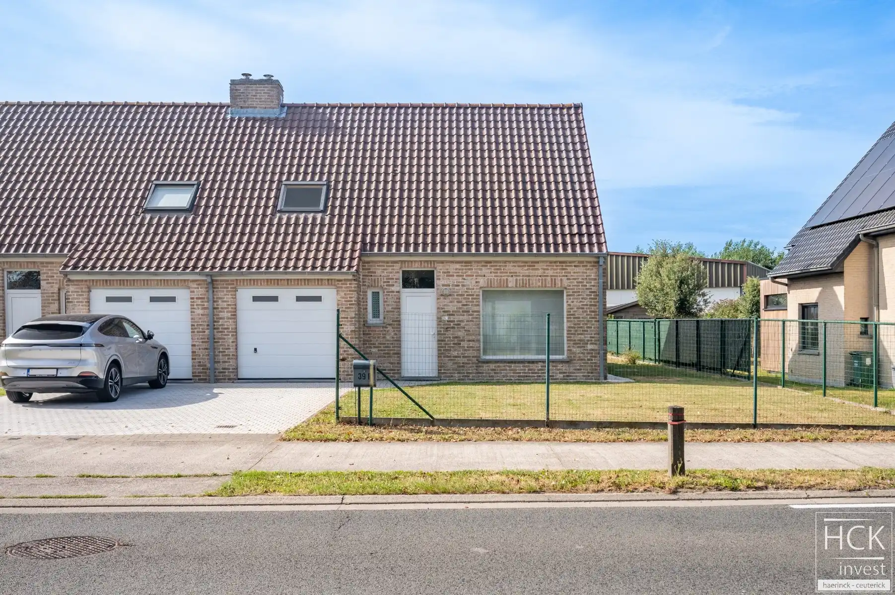 KRUISHOUTEM - Instapklare woning met 3 SLPK, garage én zonnige tuin foto {{pictureIndex}}
