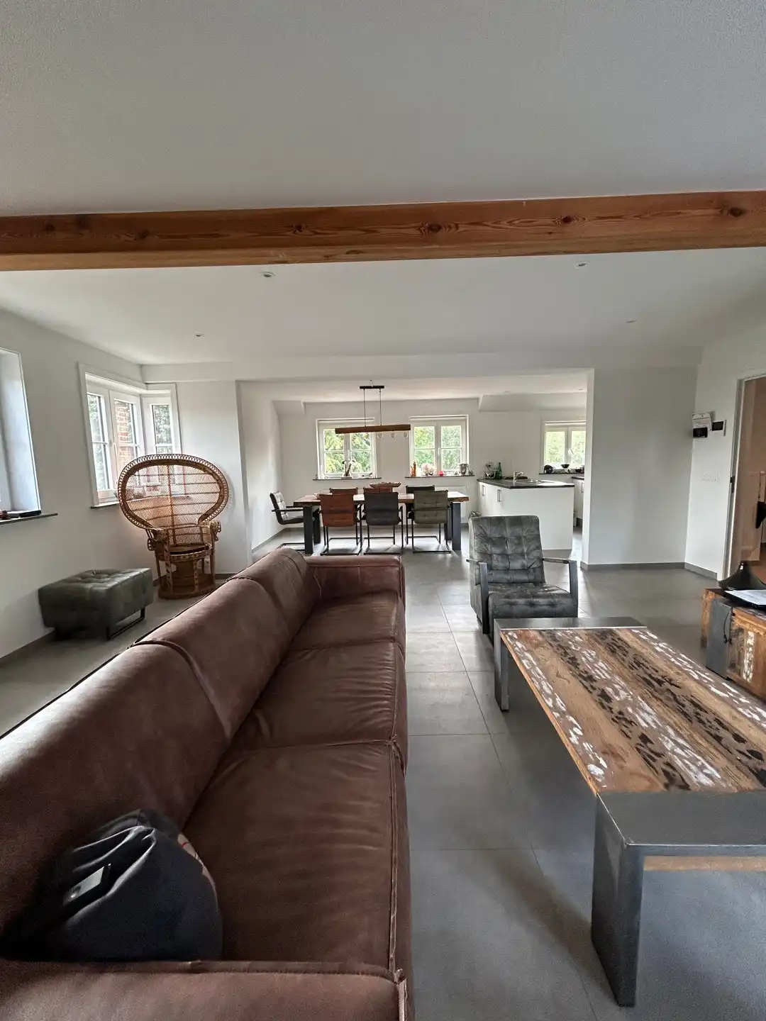 2-slaapkamerappartement met dubbele garage en leuke tuin foto 5