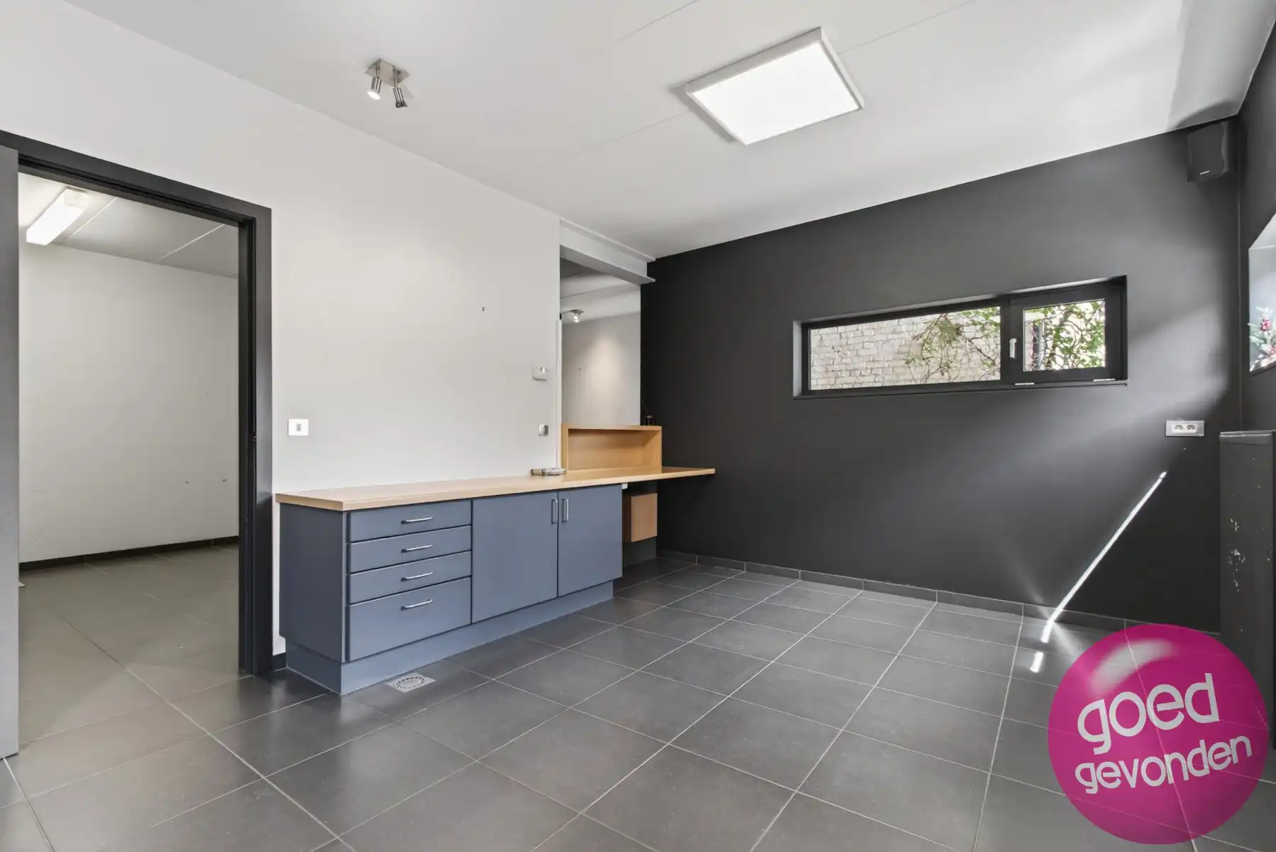 HANDEL-KANTOOR 140 M² - INSTAPKLAAR - PARKING  foto 16