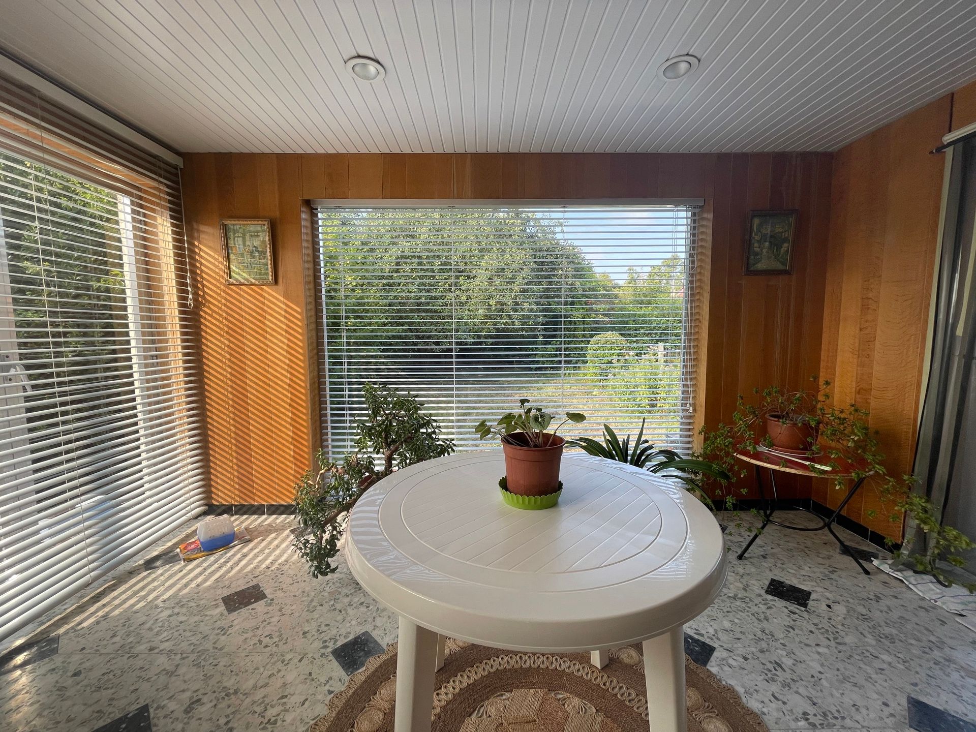 Te renoveren woning met veel potentieel foto 8