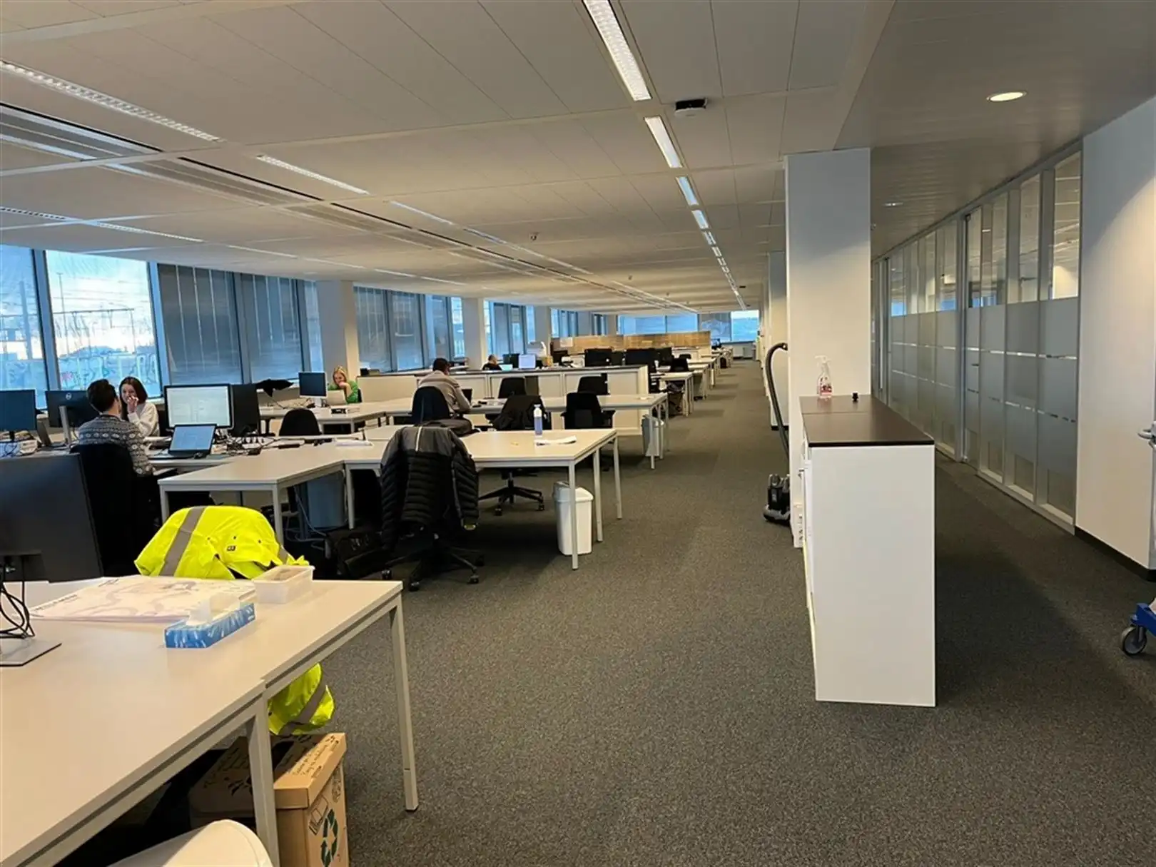 Hoogwaardig afgewerkt kantoorruimten vanaf 396 m² foto 3