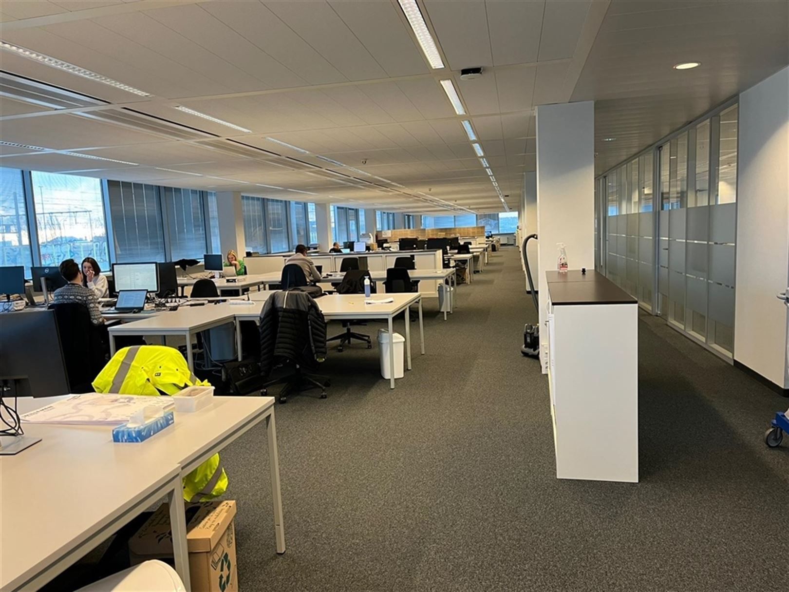 Hoogwaardig afgewerkt kantoorruimten vanaf 396 m² foto 3
