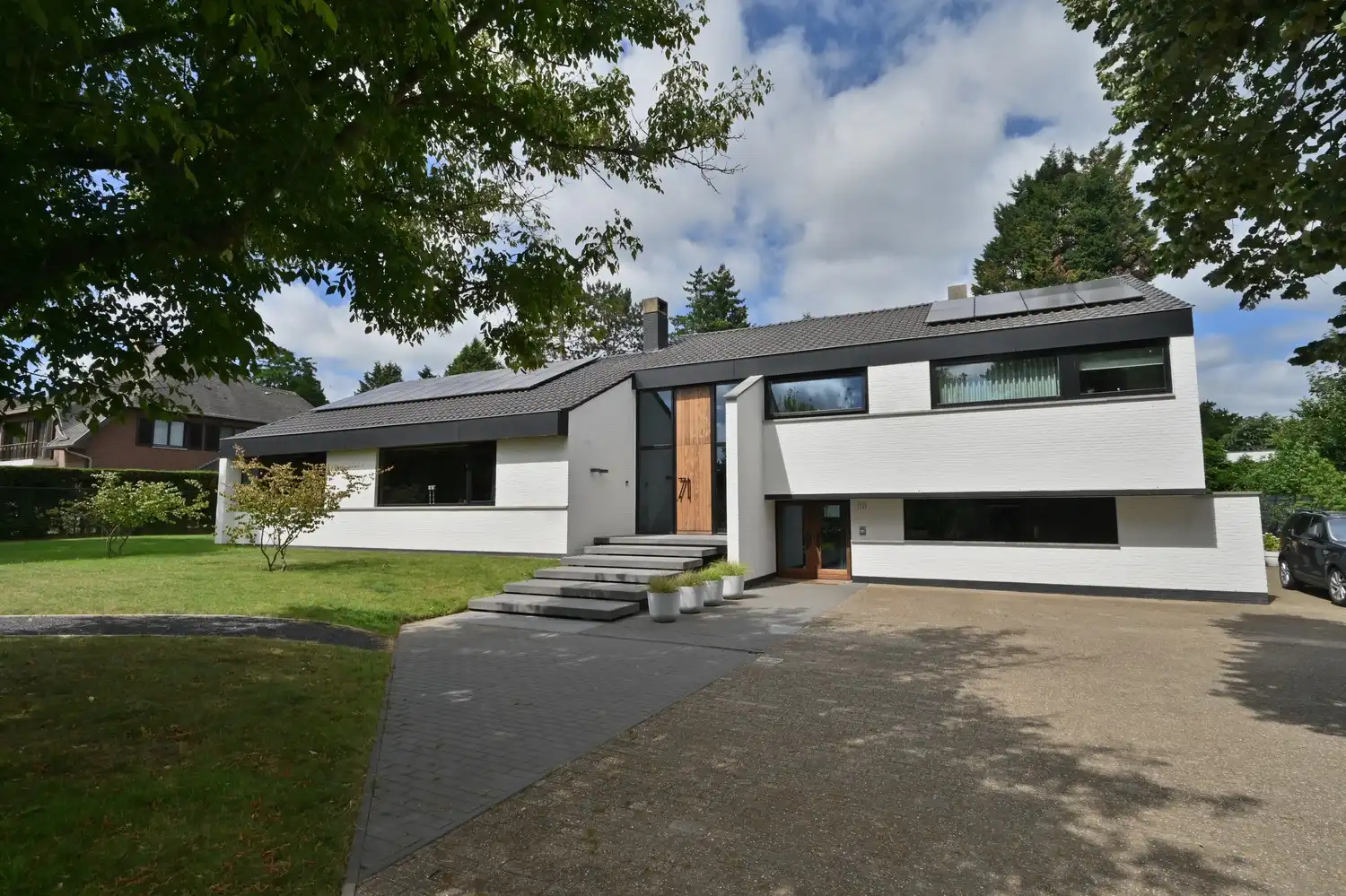 Exclusieve kantoorvilla met zwembad & poolhouse foto 2