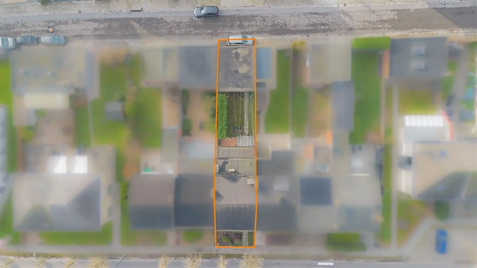 Te renoveren woning met potentieel, 3 slpk & dubbele garage foto 25