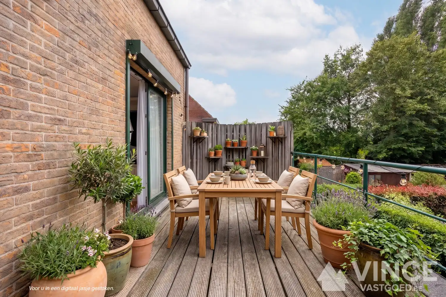 Duplex appartement met zonnig terras en garage foto 17
