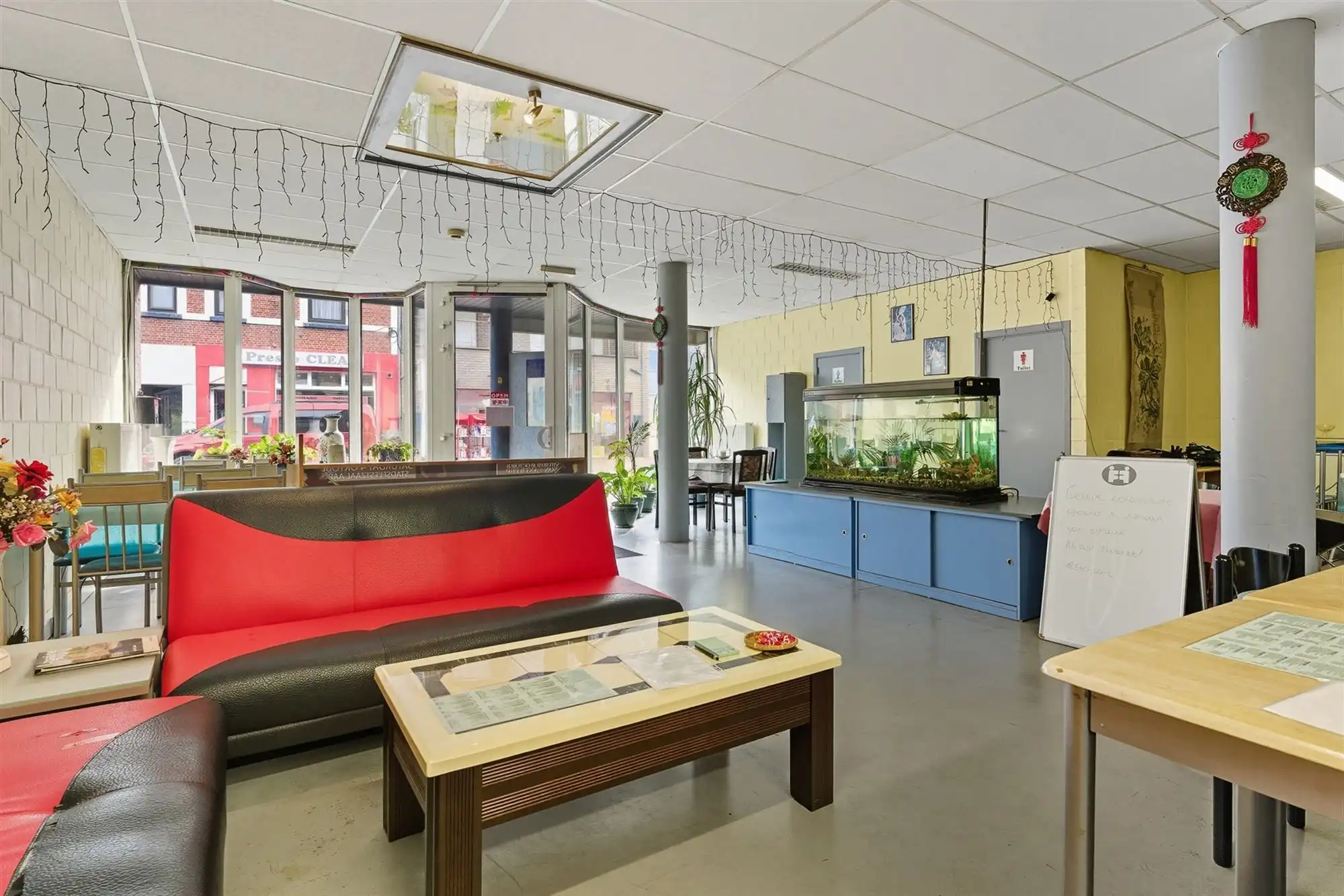 RUIM HANDELSPAND VAN 210M² MET OPEN FLEXIBELE INDELING IN KOERSEL CENTRUM foto 4