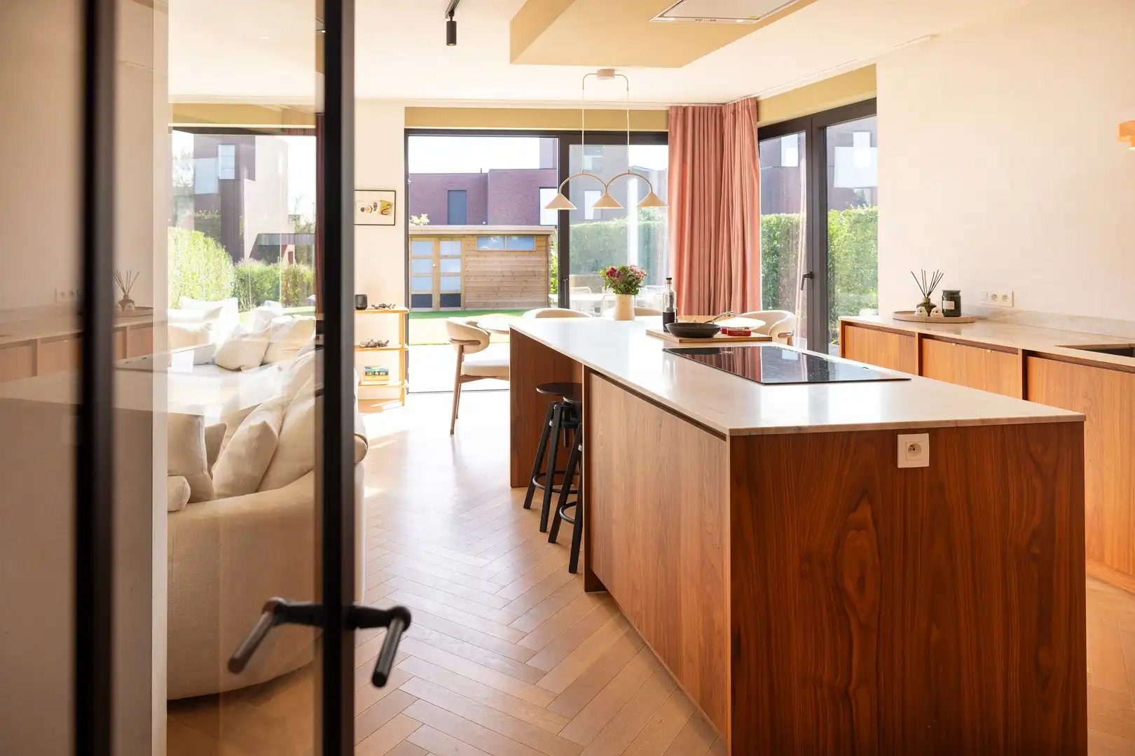 Heel recente, energiezuinige woning met 4 slaapkamers. foto 3