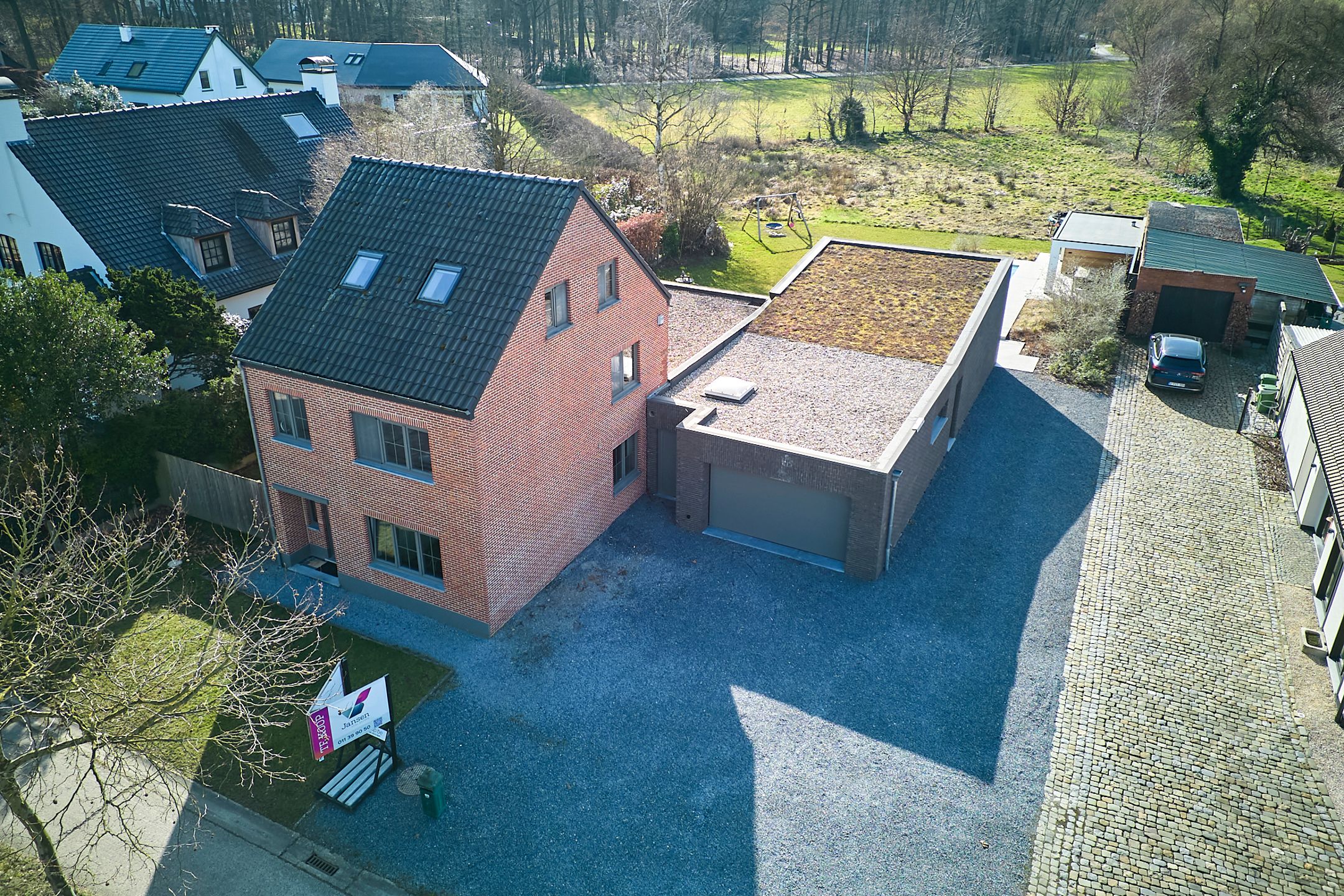 Volledig verbouwde woning met zwembad foto 20