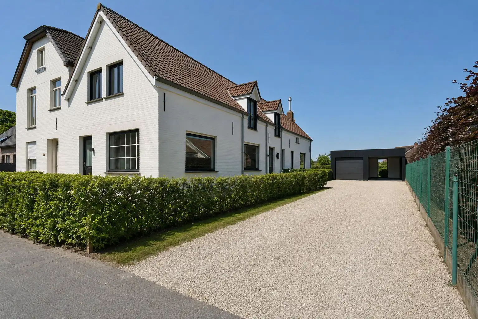 Instapklare woning in hartje Hertsberge! foto 15