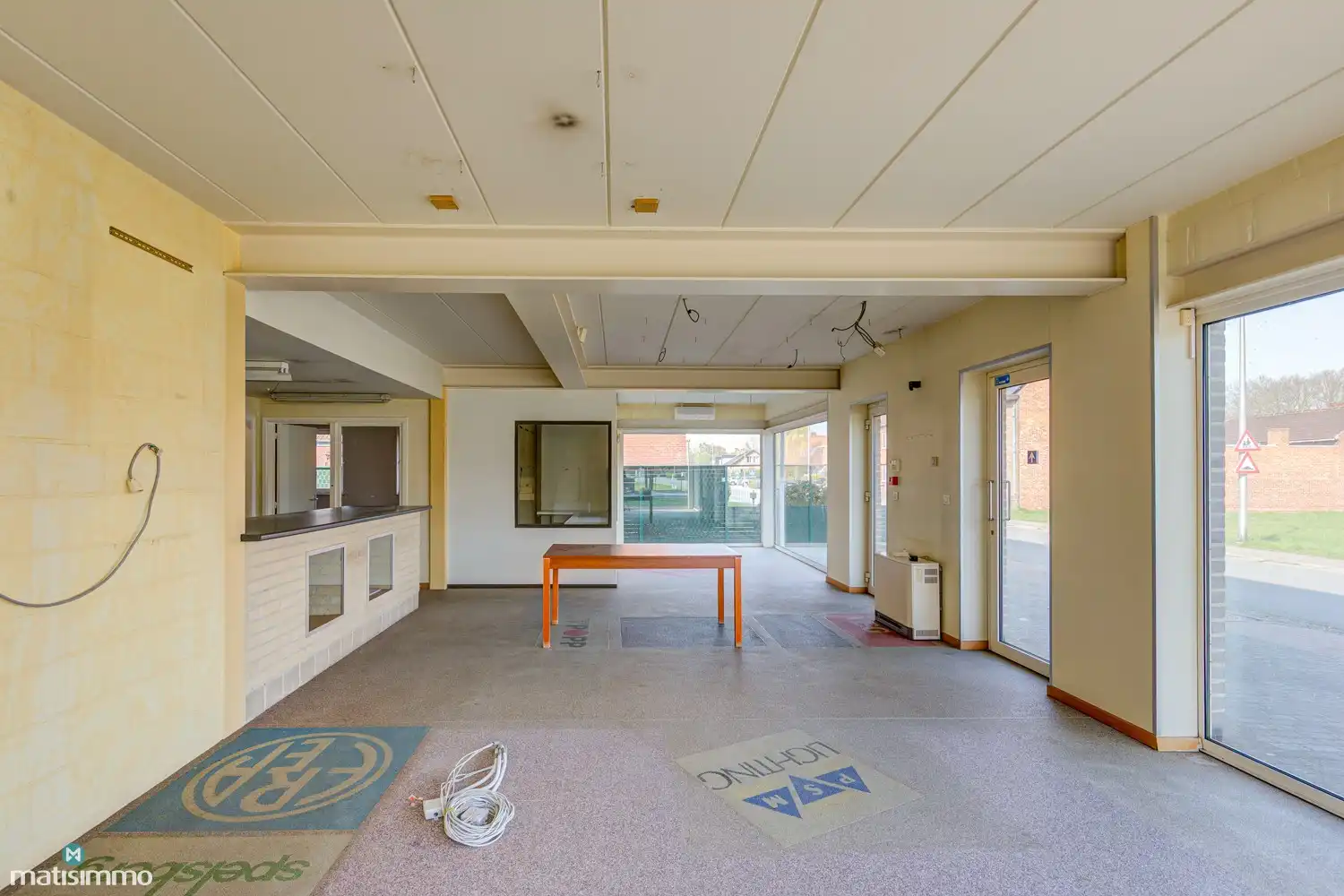 RUIM HANDELSPAND (SHOWROOM/BUREAU EN ZEER GROOT MAGAZIJN) MET VEEL MOGELIJKHEDEN TE BILZEN foto 5