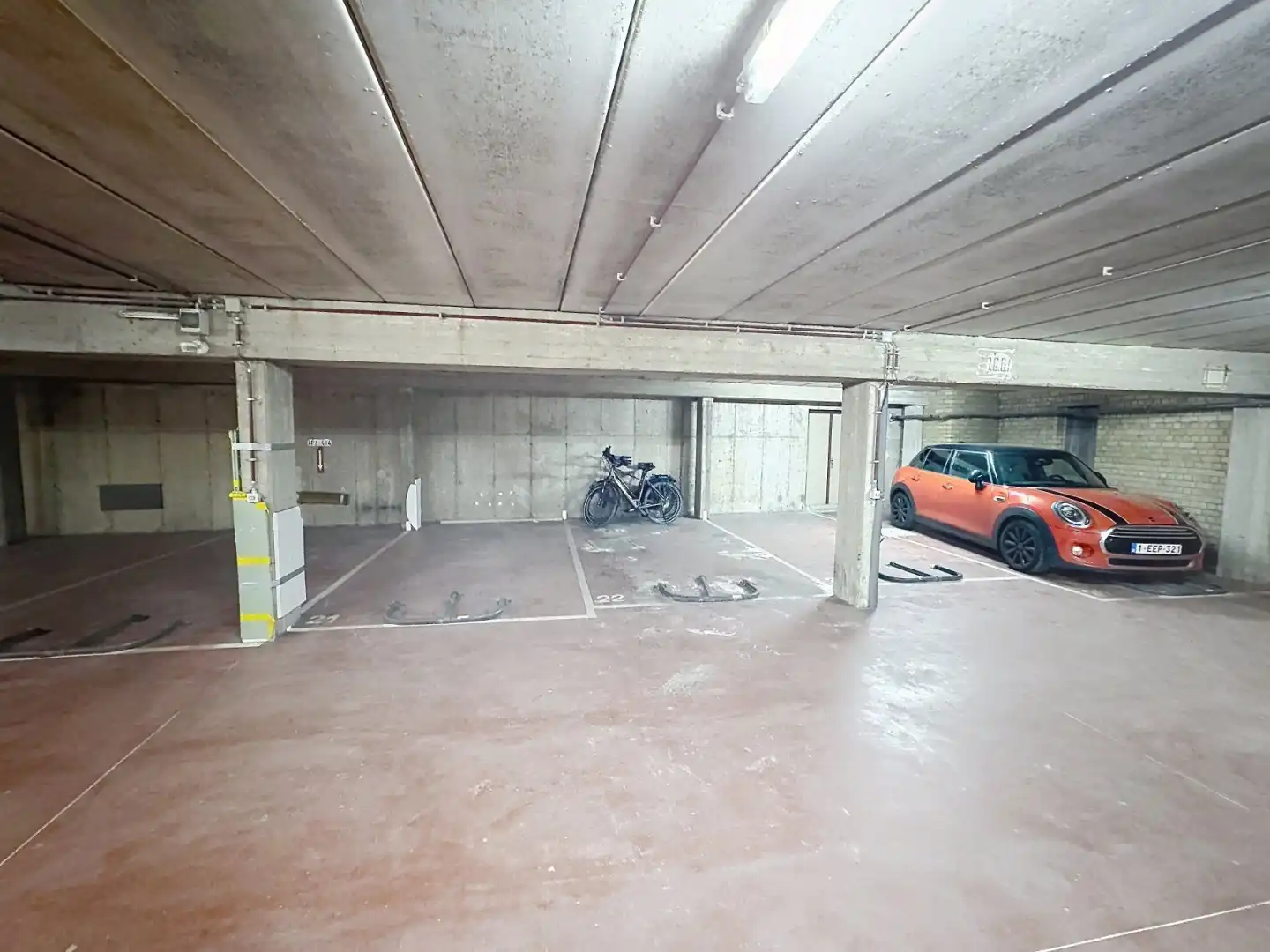 Parkeerplaats te huur Duinenstraat 2 - - 8301 Knokke-Heist