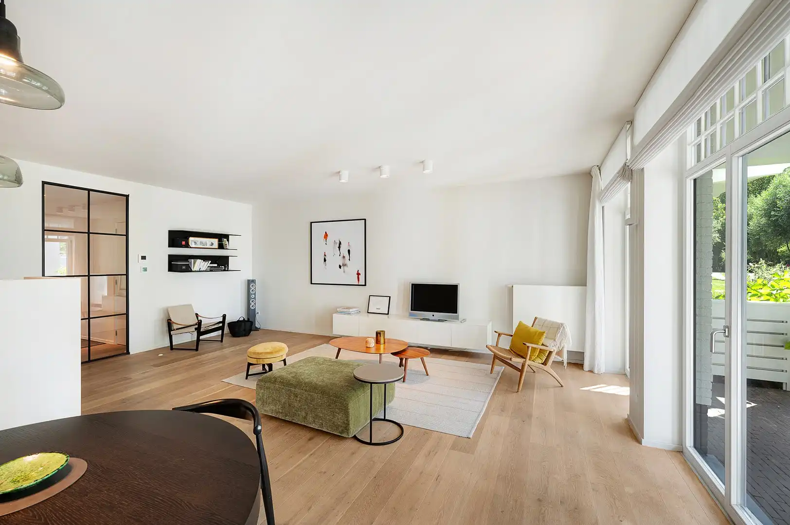 Uitzonderlijk tuinappartement met frontaal zicht op het Duinenwatermeer. foto 3