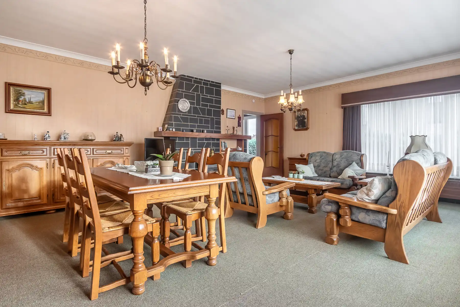 Ruime bel-etage woning met 3 slaapkamers en garage op 1161m² foto 3