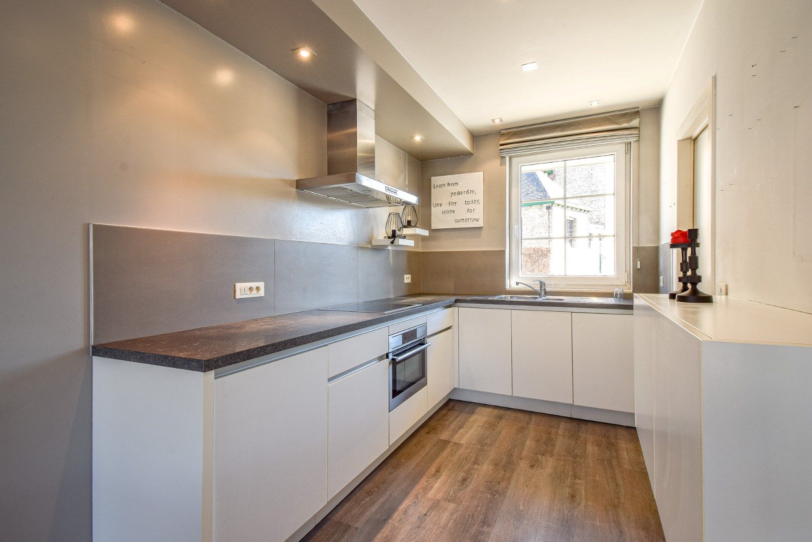 Instapklare woning met zonnige achtertuin op rustige en landelijke ligging te Bovekerke foto 7