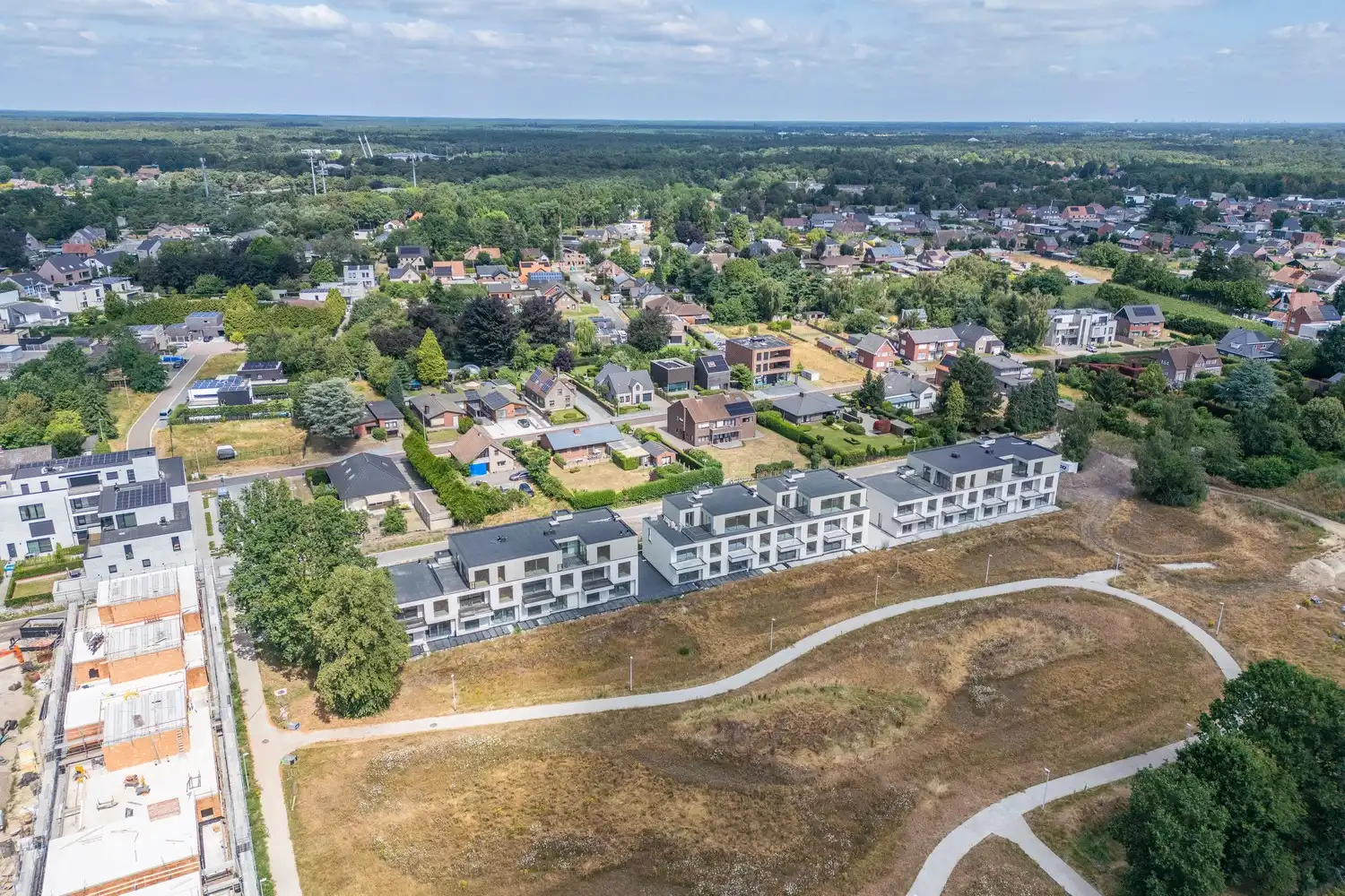 Gelijkvloers nieuwbouwappartement in een prachtige parkomgeving foto 7